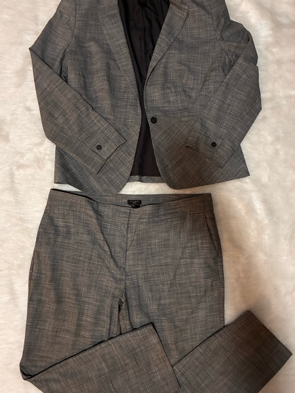 Classic Gray Women’s Two-Piece Suit Jacket & Pants